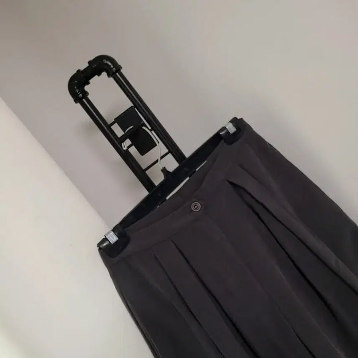 [BUNJANG] Masculine Pleated Wide-Leg Pants / 새-마스큘린-핀턱와이드(여름까지쭉)