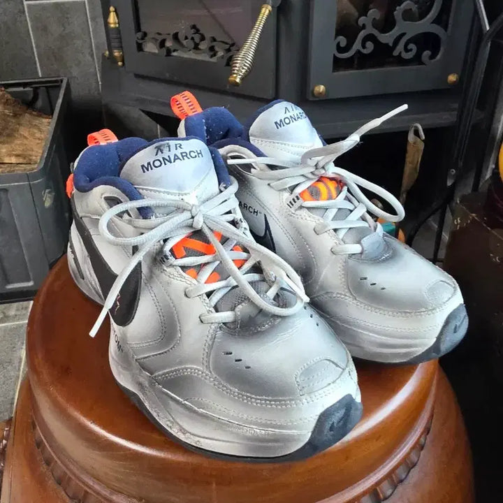 [BUNJANG] Nike Air Monarch Custom Sneakers / 나이키 에어 모나크 커스텀 슈즈 270사이즈