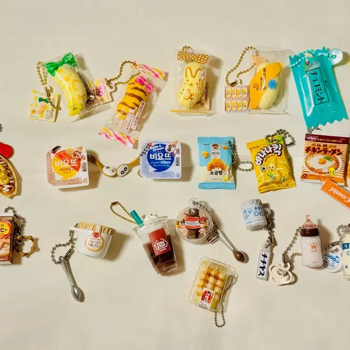 [BUNJANG] Hello Kitty Miniature Bundle Set / 고전 헬로키티 스트랩/미니어쳐/음식 키링/일본가챠/도쿄바나나/시로우사