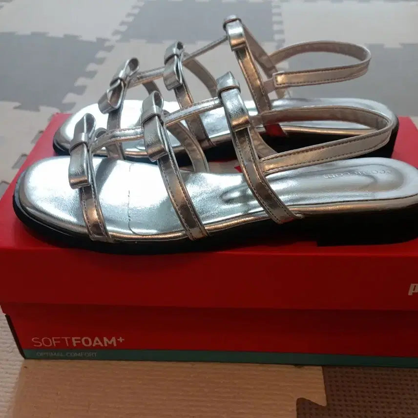 [BUNJANG] Line D Multi Ribbon Enamel Sandals Silver 240 / 라인디 멀티 리본 애나멜 샌들 실버 240