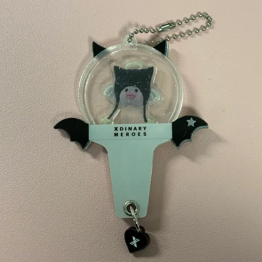 [BUNJANG] Xdinary Heroes Gaon Acrylic Keyring / 엑스디너리히어로즈 엑디즈 뷰마콘 서울콘 응원봉 아크릴 키링 가온 지덕