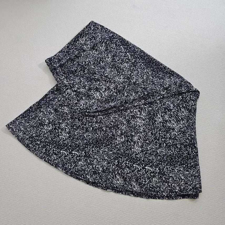 [BUNJANG] Line Banding Long Skirt / 
