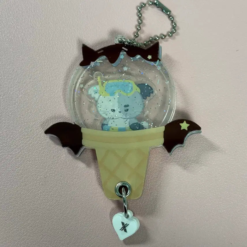 [BUNJANG] Xdinary Heroes Jungsu Ice Cream Acrylic Keyring / 엑스디너리히어로즈 엑디즈 뷰마콘 부산콘 아이스크림 아크릴 키링 정수 냥듀