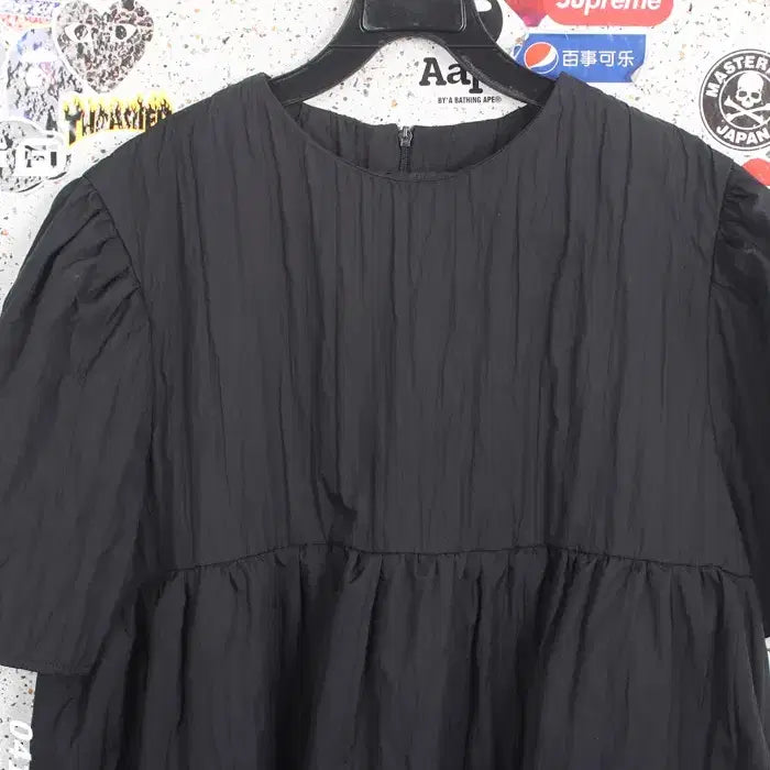 [BUNJANG] F Simple Pleated Short Sleeve Blouse BK / 여성F / 심플리 주름 반팔 숏 블라우스BK 34-108