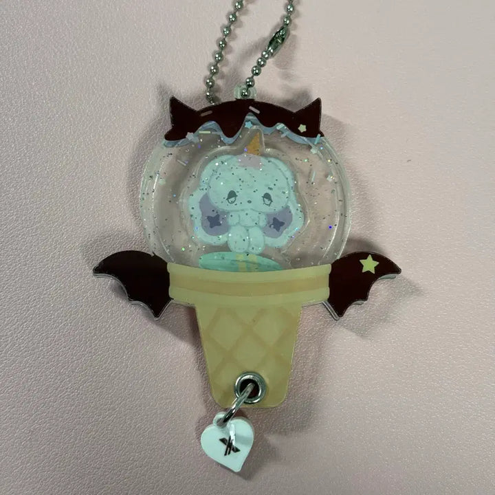 [BUNJANG] Xdinary Heroes Jun Han Ice Cream Acrylic Keyring / 엑스디너리히어로즈 엑디즈 뷰마콘 부산콘 아이스크림 아크릴 키링 준한 툐넨