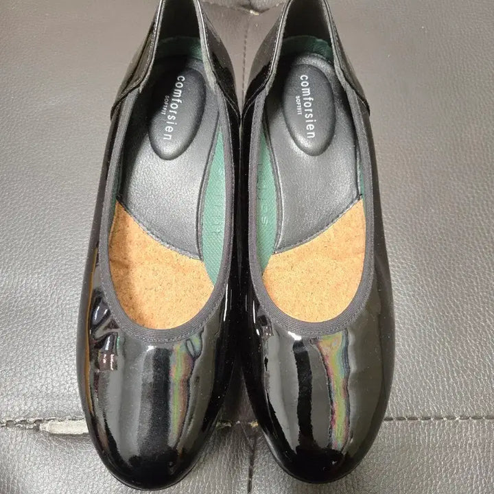 [SOLD OUT] 컴포트센 블랙 에나멜 플랫슈즈 230
