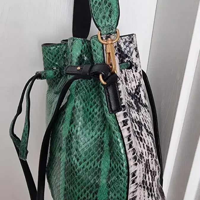 [SOLD OUT] 루즈앤라운지 뱀피 버킷백 숄더백 토트백 스타일