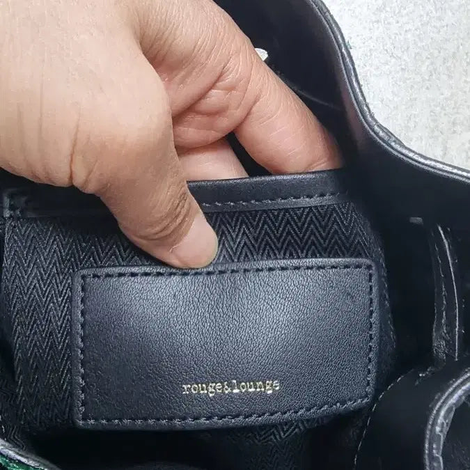 [SOLD OUT] 루즈앤라운지 뱀피 버킷백 숄더백 토트백 스타일