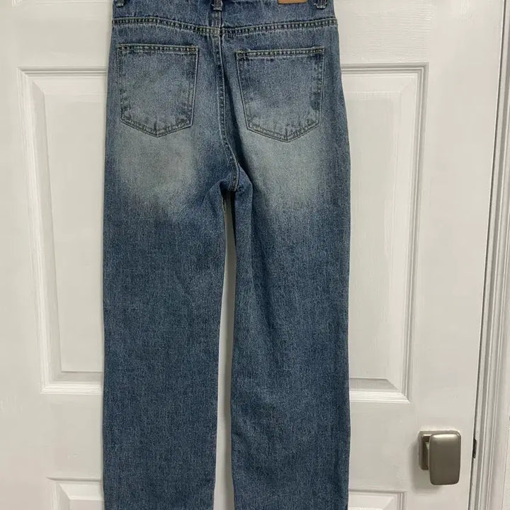 [SOLD OUT] 워싱 데님 일자핏 팬츠