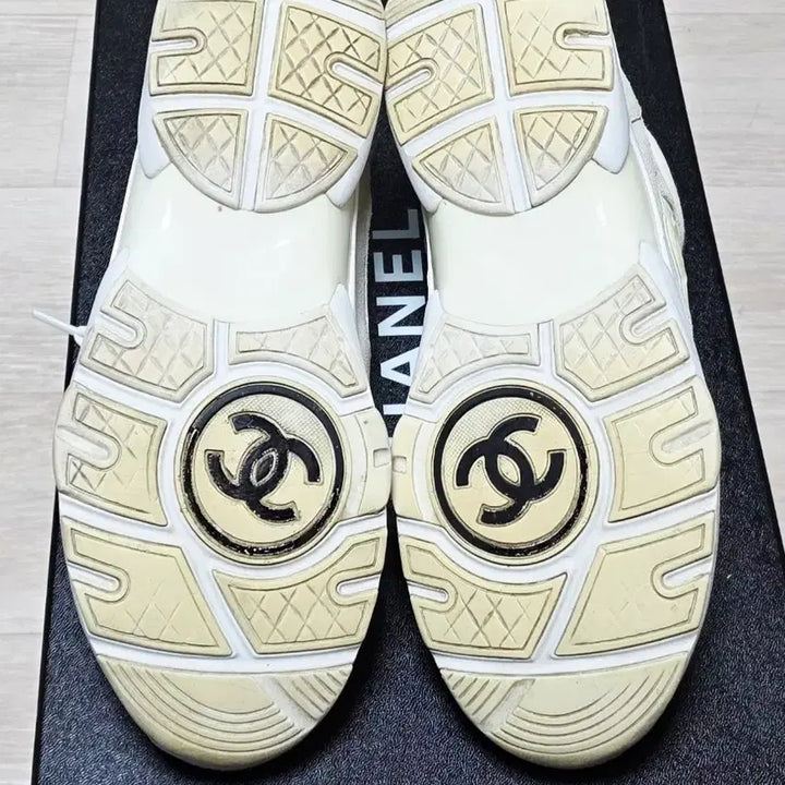 [BUNJANG] Chanel Sneakers Ivory 37 Shoes / 면세점 구입 샤넬 스니커즈 아이보리 운동화 37 정품