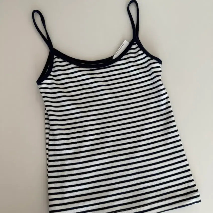 [BUNJANG] Brandy Melville Stripe Tank Top Navy White / (택o)브랜디멜빌 스트라이프 나시 네이비 화이트