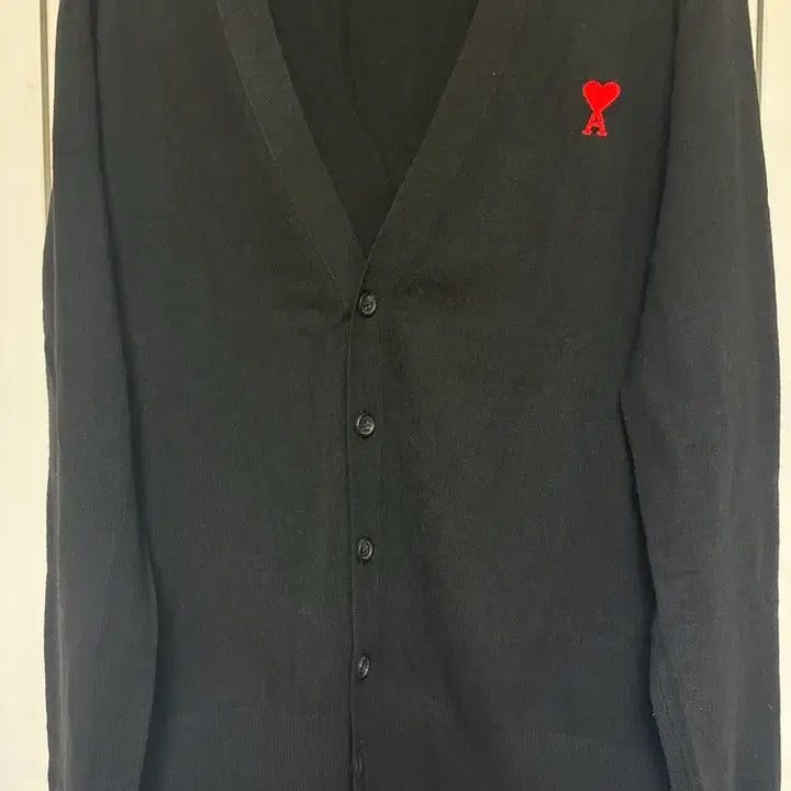 [BUNJANG] Ami Small Heart Black Cardigan Unisex / 아미 스몰 하트 블랙 가디건 남여공용