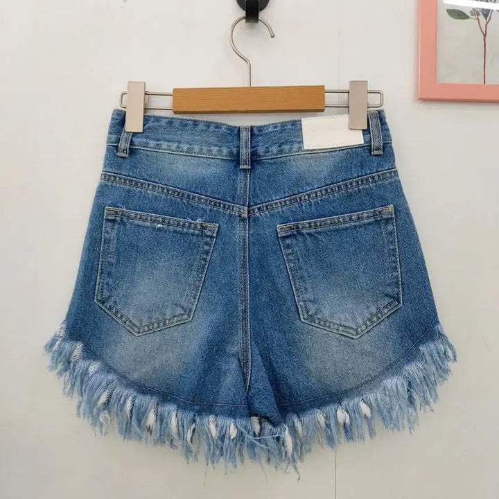 [BUNJANG] SJYP Fringed Denim Shorts with Embroidery / SJYP. 프린지 데님 핫팬츠 자수 반바지 44