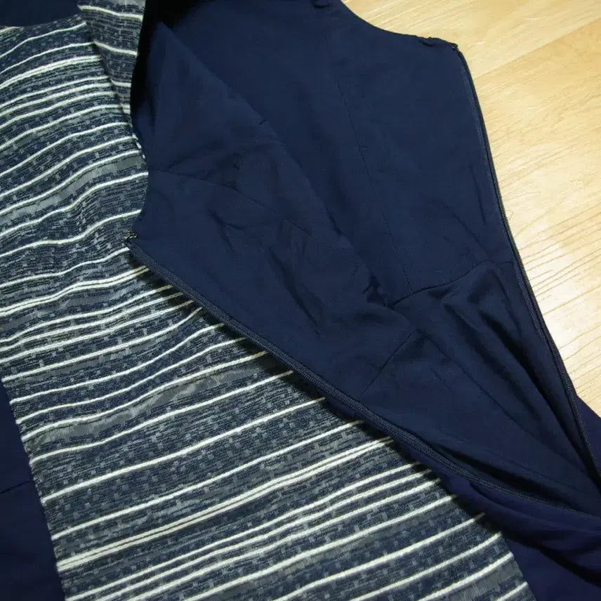 [BUNJANG] Armani Exchange Fit &amp; Flare Dress / 아르마니익스체인치 핏앤플레어 원피스 85