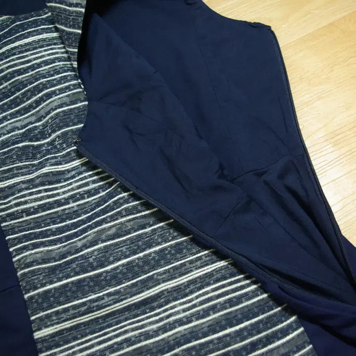 [BUNJANG] Armani Exchange Fit &amp; Flare Dress / 아르마니익스체인치 핏앤플레어 원피스 85