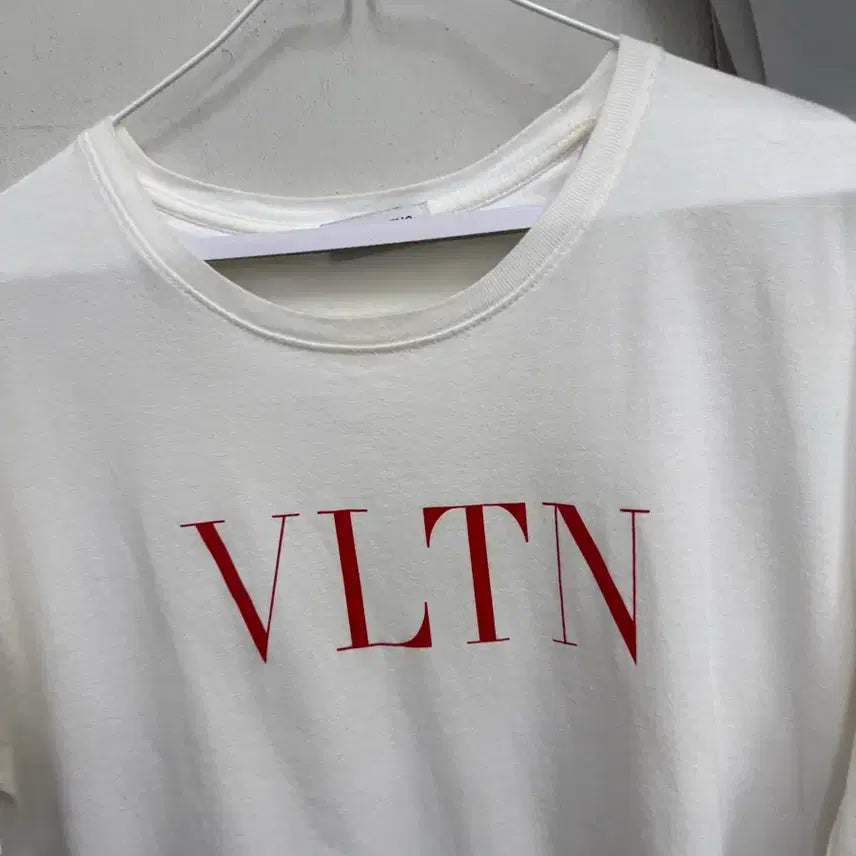 [BUNJANG] Valentino VLTN Logo Print T-Shirt White / 발렌티노 VLTN 로고 프린트 티셔츠 화이트