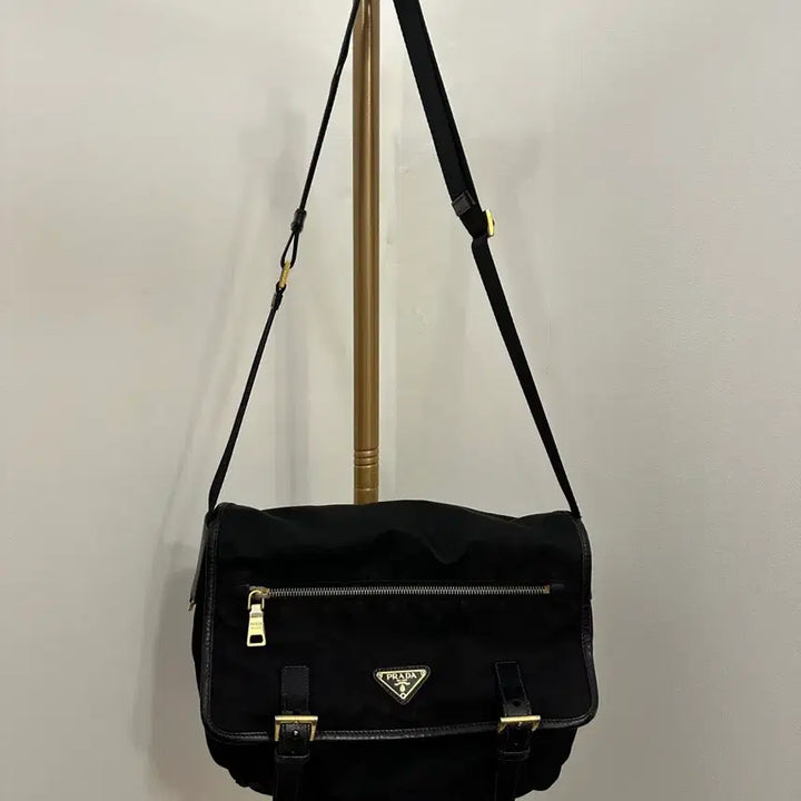 [BUNJANG] Prada Nylon Messenger Crossbody Bag (30cm Width) / 정품 프라다 나일론 메신저백 크로스백 가로30