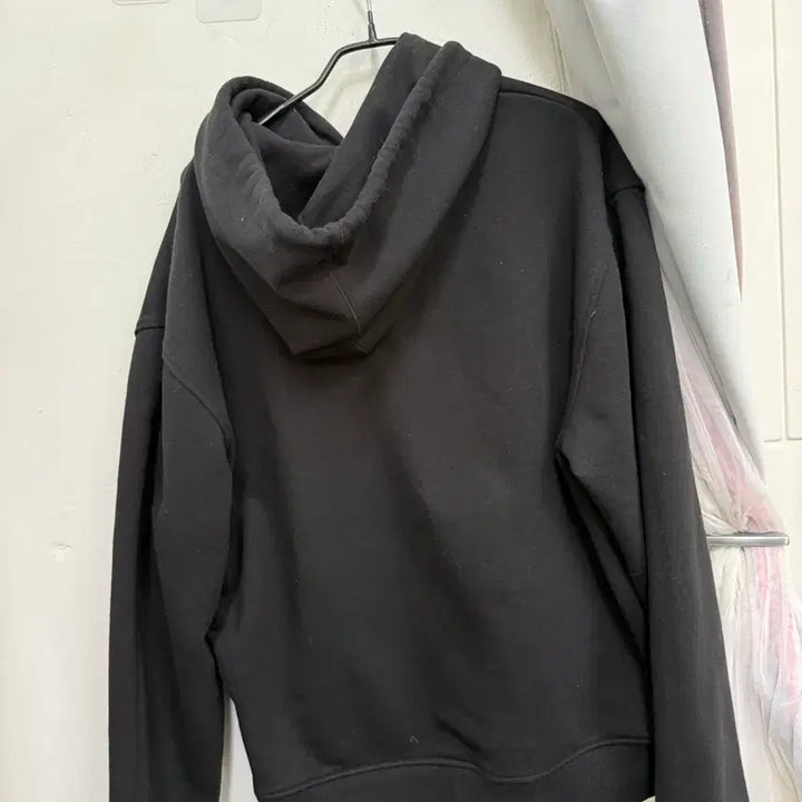 [BUNJANG] AMI Small Heart Black Hoodie / 아미 스몰 하트 블랙 후드티