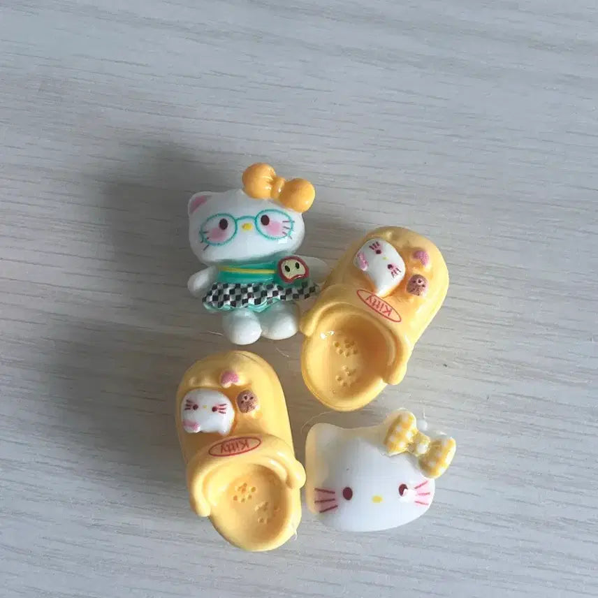 [BUNJANG] Hello Kitty Jibbitz Charm / 노란 키티 지비츠