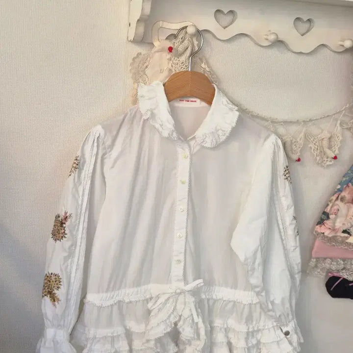 [BUNJANG] Pink House White Blouse with Lace and Frill Details / 핑크하우스 화이트 블라우스 레이스 프릴
