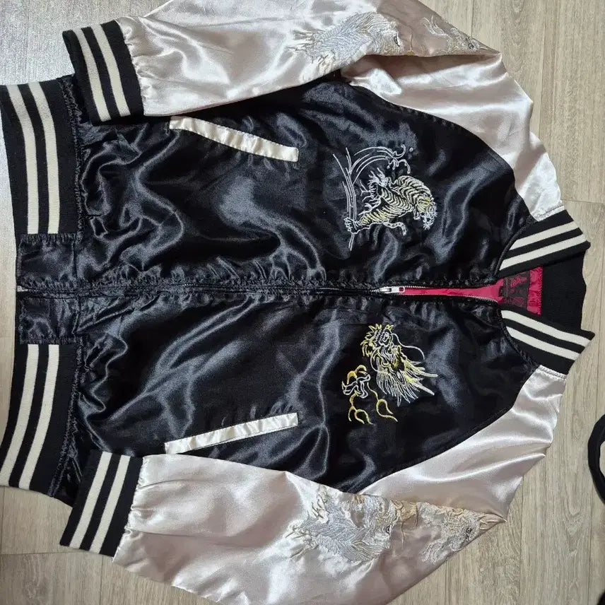 [BUNJANG] Vintage Shop Sky Dragon Jacket / 스카잔 팔아용