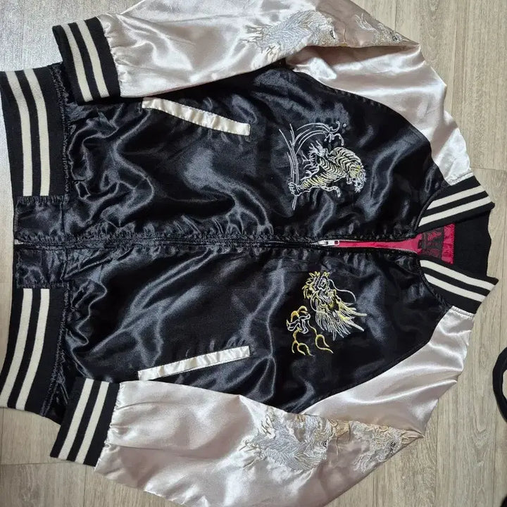 [BUNJANG] Vintage Shop Sky Dragon Jacket / 스카잔 팔아용