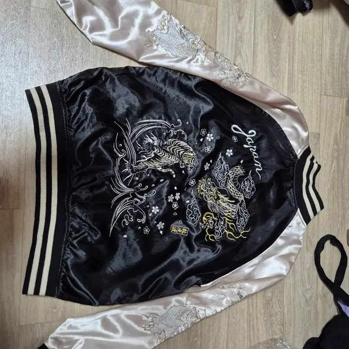[BUNJANG] Vintage Shop Sky Dragon Jacket / 스카잔 팔아용