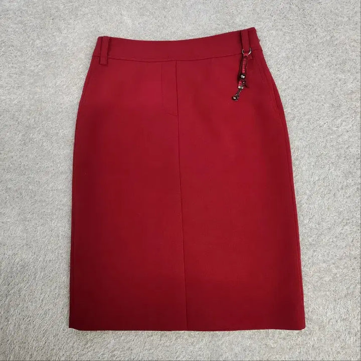 [BUNJANG] ECOLE H-Line Skirt Red / [새상품] ECOLE 브로치 포인트 H라인 스커트 레드 55~66