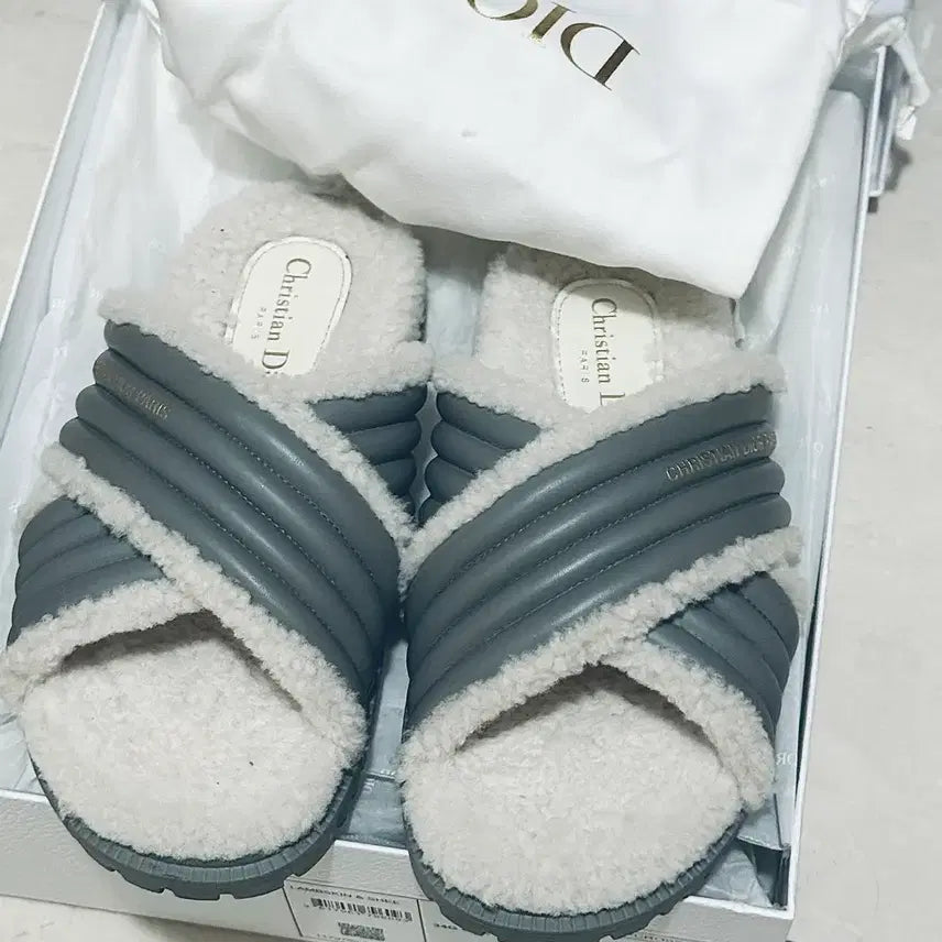 [BUNJANG] Dior Dway Mule Slippers Gray Shearling Size 38 / 디올 Dway 뮬 슬리퍼 그레이 양털 38사이즈