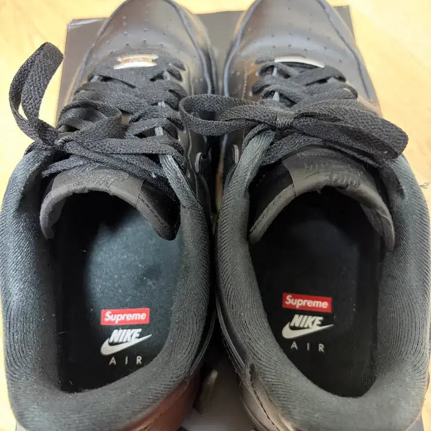 [BUNJANG] Nike Supreme Air Force 1 Low Black Sneakers / 나이키 x 슈프림 에어포스 1 로우 블랙