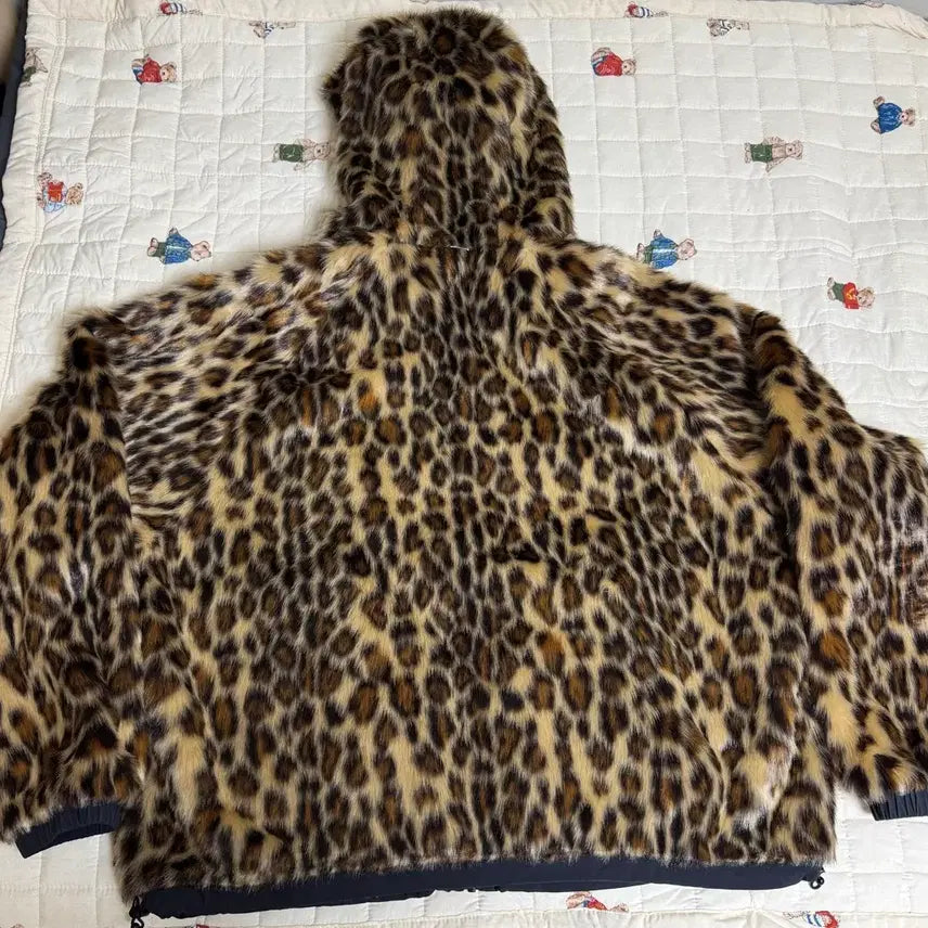 [SOLD OUT] [L] 슈프림 포우 퍼 리버시블 후드 트랙 자켓 - 25SS