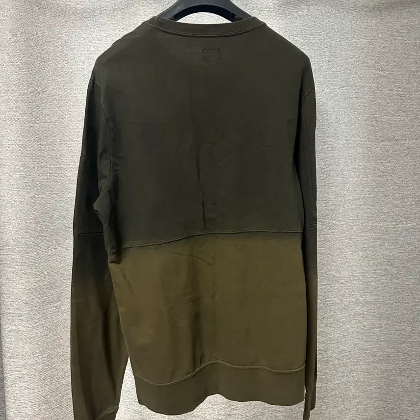 [BUNJANG] CP Company Lens Applique Gradient Sweatshirt (L) / CP컴퍼니 렌즈와펜 그라데이션 맨투맨 (L)