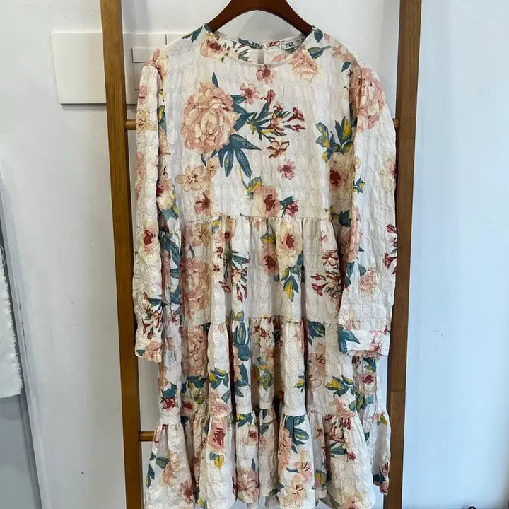 [BUNJANG] ZARA Floral Shirred Midi Dress / 자라 플라워 셔링 원피스