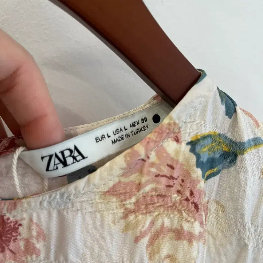 [BUNJANG] ZARA Floral Shirred Midi Dress / 자라 플라워 셔링 원피스