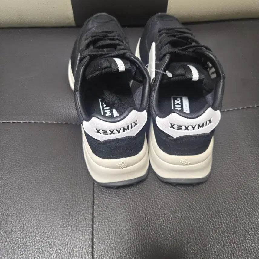 [SOLD OUT] 젝시믹스 검정  운동화 230