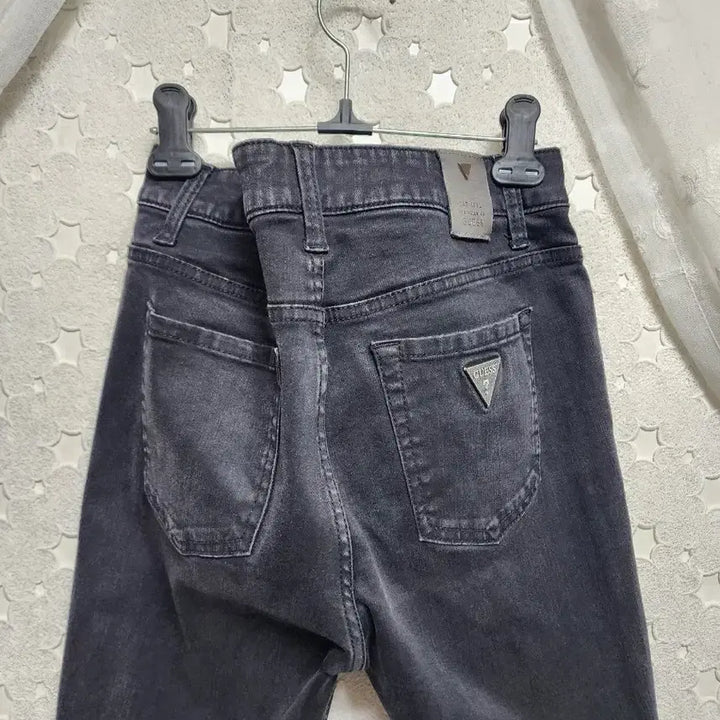 [SOLD OUT] 게스 스판 블랙진 여성29