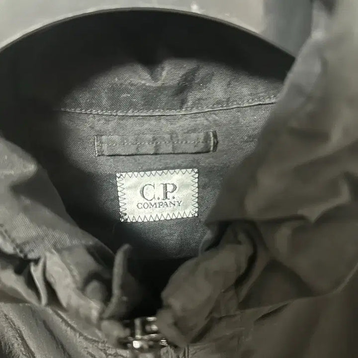 [SOLD OUT] (주말할인)CP컴퍼니 크롬R 나일론 바람막이 블랙 (52)