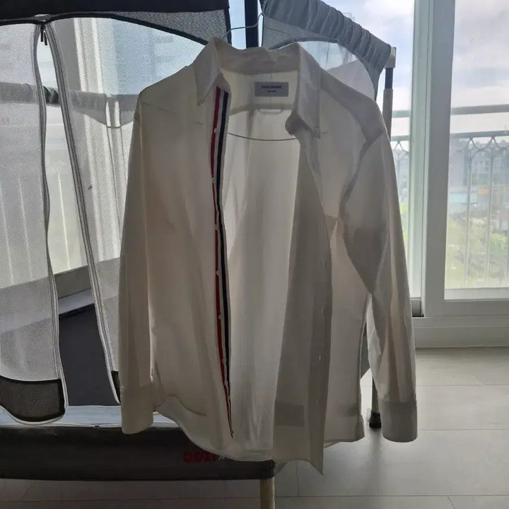 [SOLD OUT] 톰브라운 삼선탭 화이트 셔츠