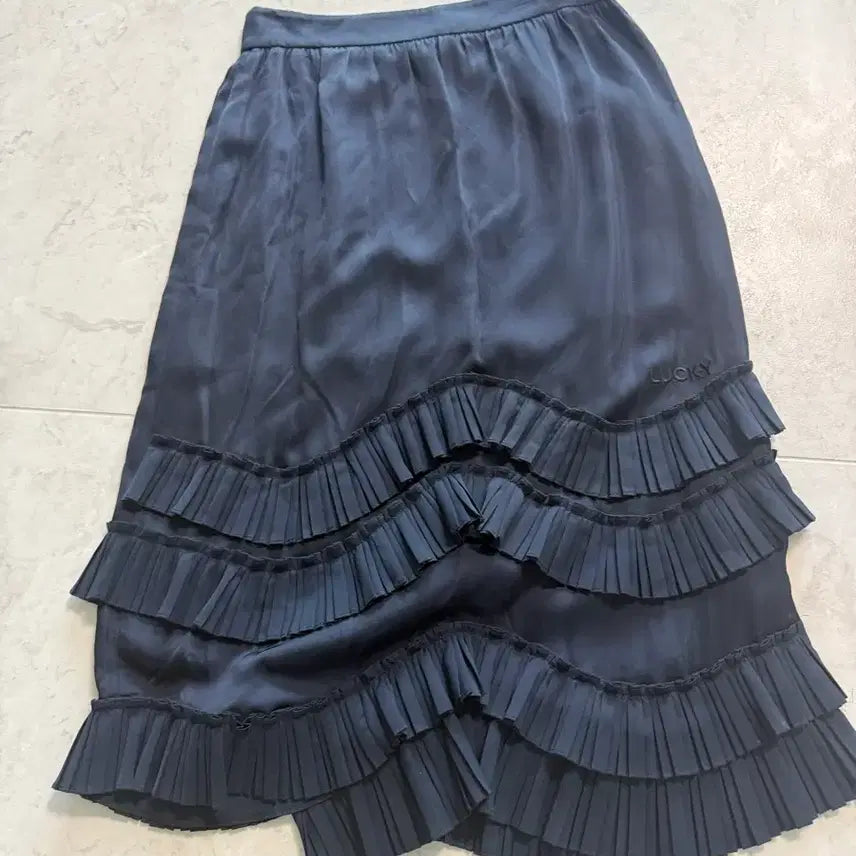 [SOLD OUT] 럭키슈에뜨 치마
