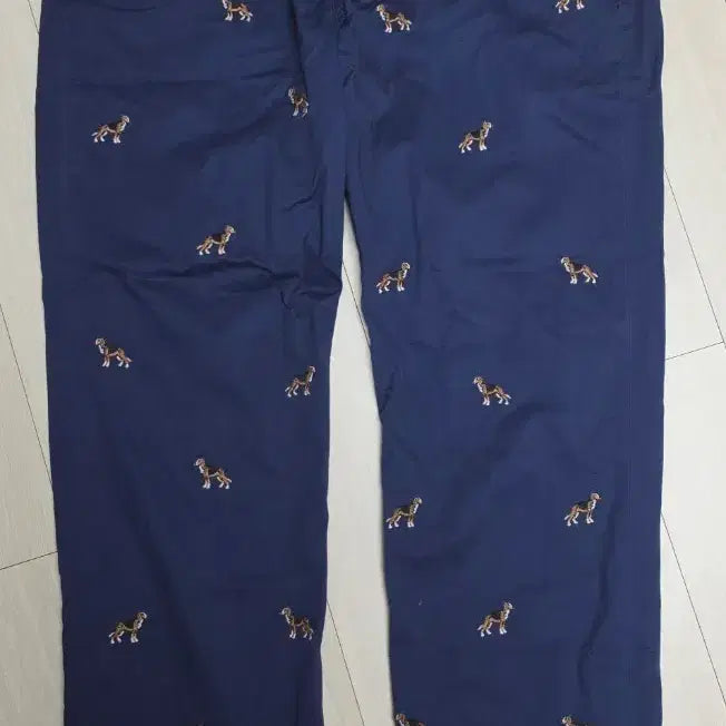 [SOLD OUT] 폴로 네이비 자수 치노팬츠