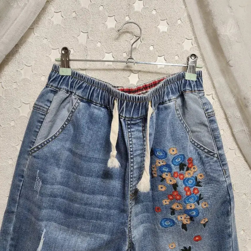 [SOLD OUT] 라라쎄 자수 청바지 여성55~66