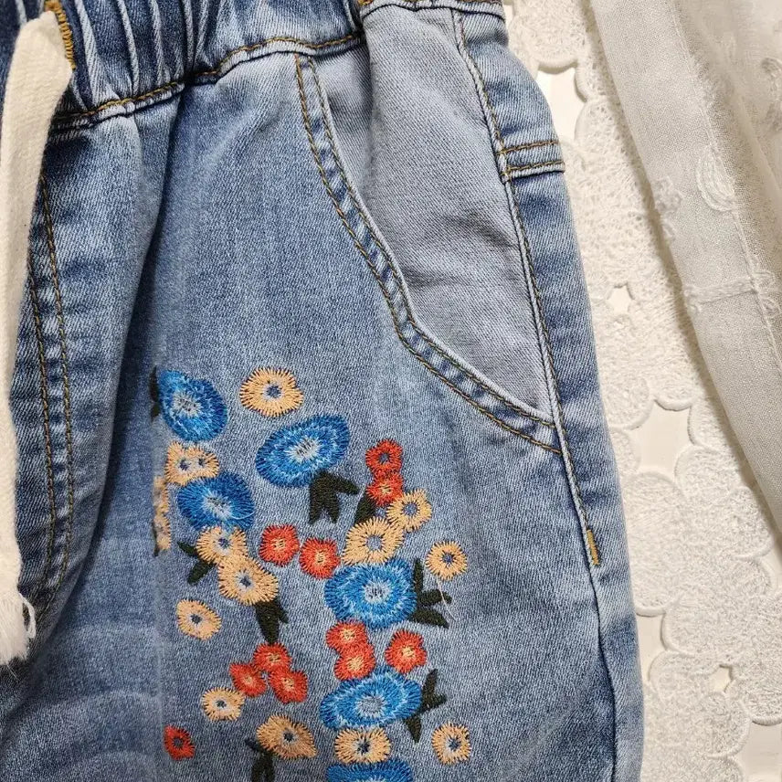 [SOLD OUT] 라라쎄 자수 청바지 여성55~66