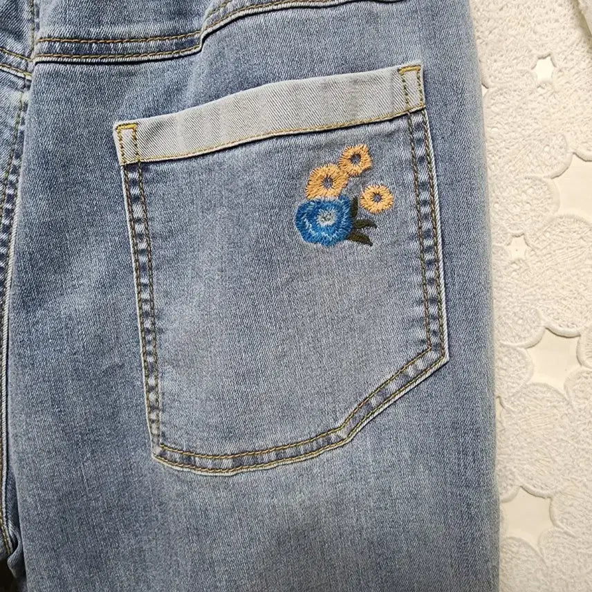 [SOLD OUT] 라라쎄 자수 청바지 여성55~66