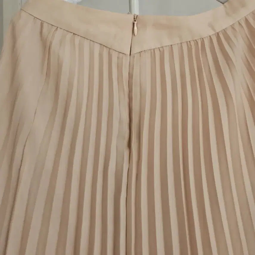 [BUNJANG] It Misha Pleated Skirt Beige / 미샤 플리츠 스커트 베이지 67-88
