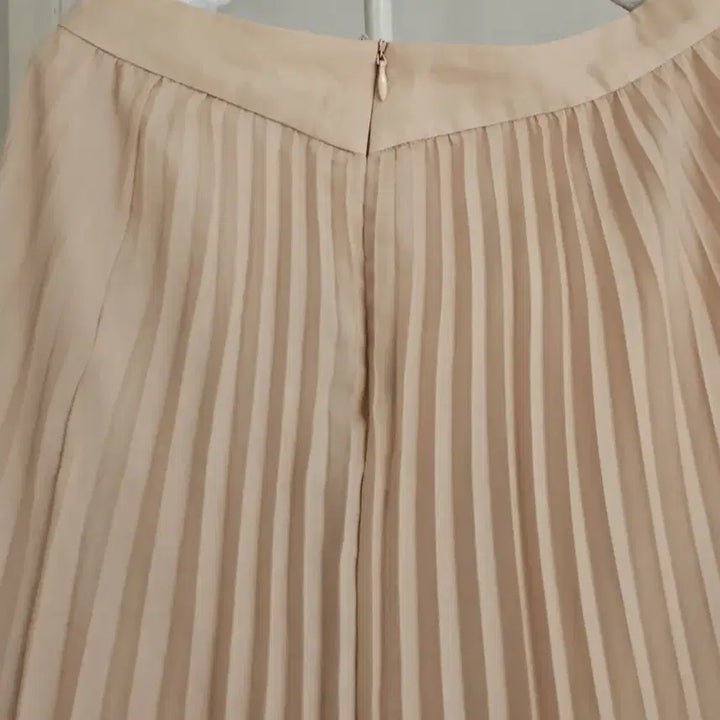 [BUNJANG] It Misha Pleated Skirt Beige / 미샤 플리츠 스커트 베이지 67-88