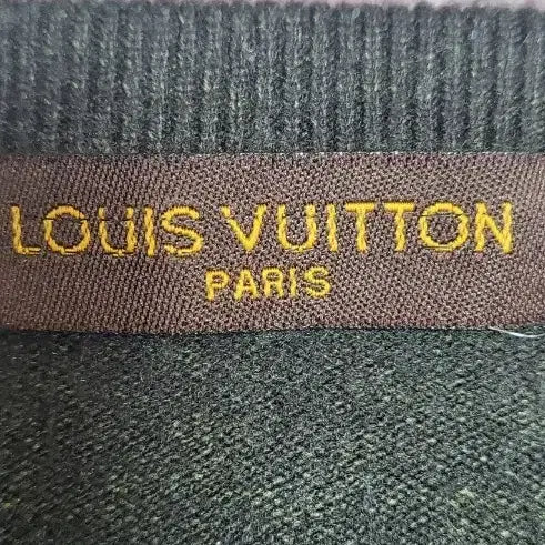 [BUNJANG] Louis Vuitton LV Embroidered Knit Sweater (Dark Gray) M / [정품] 루이비통 LV 자수 엠보스드 니트 스웨터 (다크그레이/차콜)M