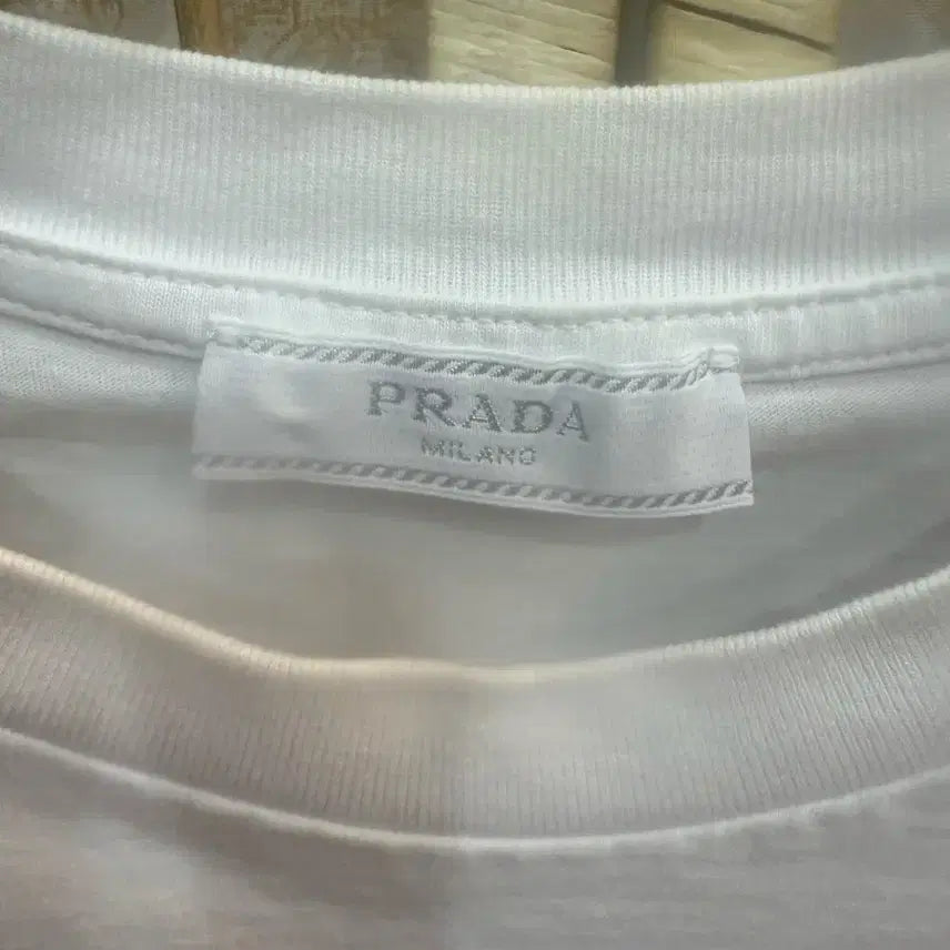[BUNJANG] Prada Embroidered Logo T-shirt / 95 정품 프라다 자수로고 반팔 팝니다