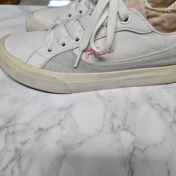 [BUNJANG] Fila White Pink Sneakers 230 / 휠라 화이트 핑크 스니커즈 230