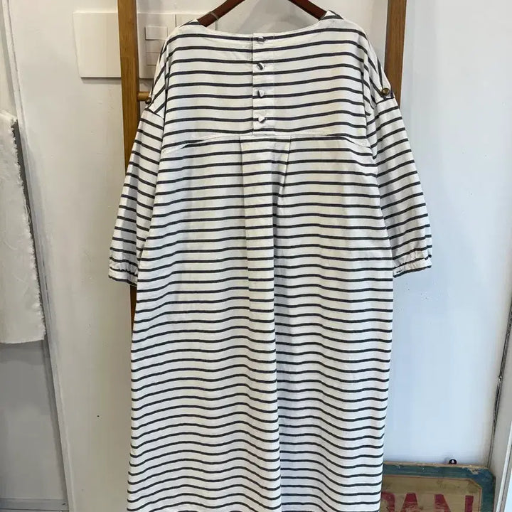 [SOLD OUT] 네이비 마린 스트라이프 핀턱 원피스