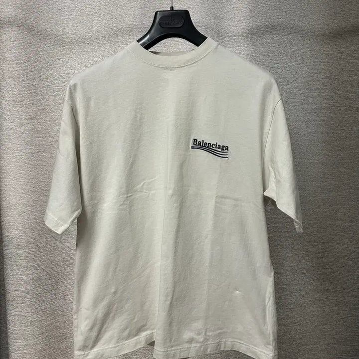 [SOLD OUT] 발렌시아가 웨이브로고 반팔 아이보리 (S)